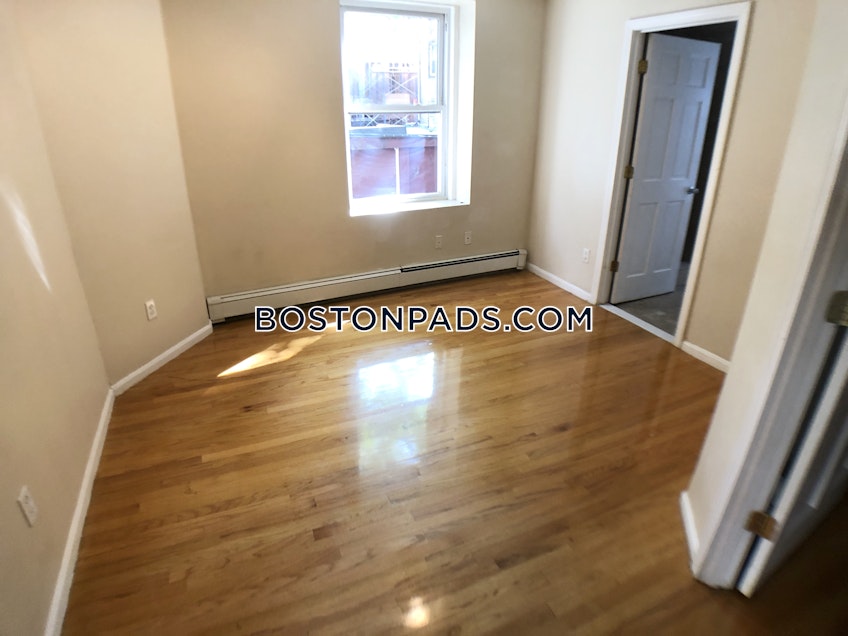 Boston - $4,695 /month