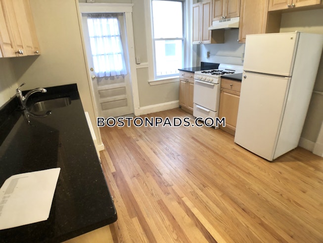 Boston - $2,950 /mo