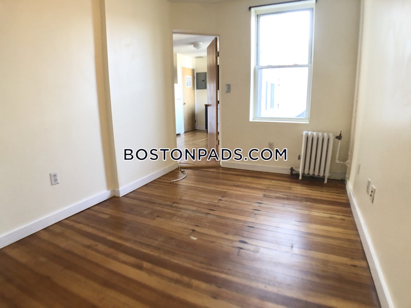 Boston - $4,095 /month