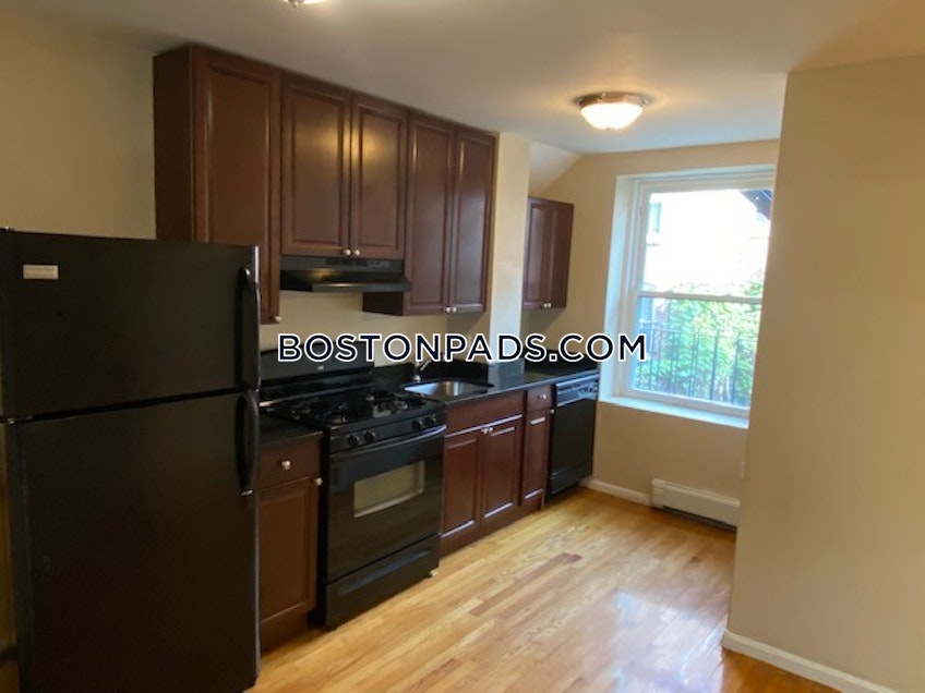 Boston - $4,750 /month