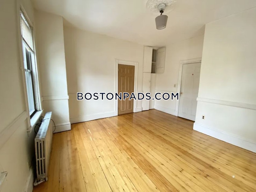 Boston - $4,500 /month