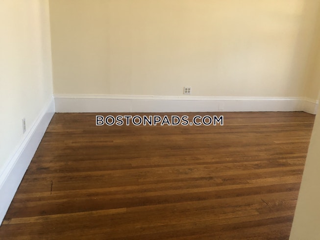 Boston - $3,200 /mo