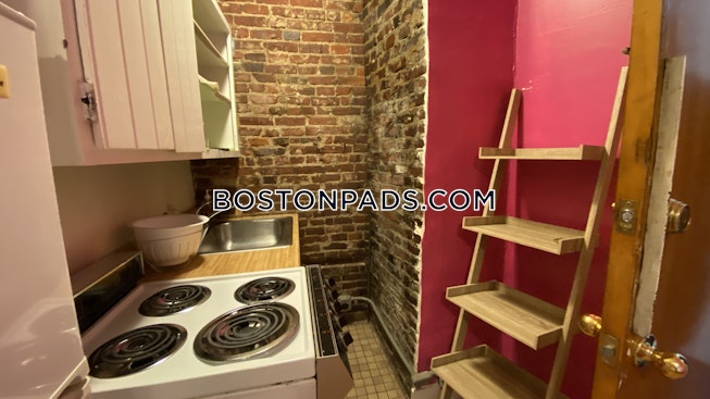 Boston - $2,100 /mo