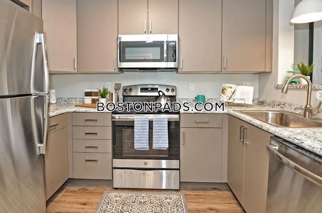 Boston - $2,600 /mo