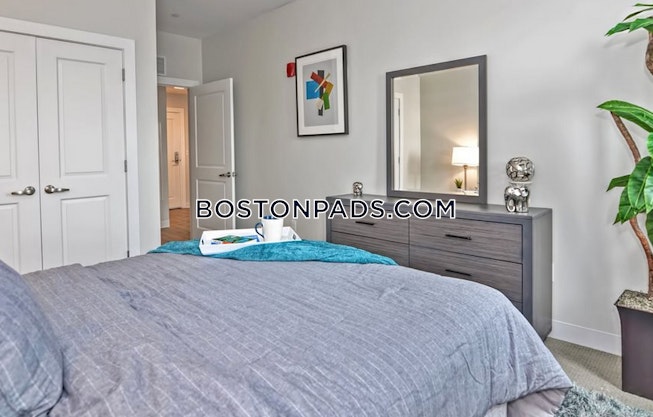 Boston - $2,600 /mo