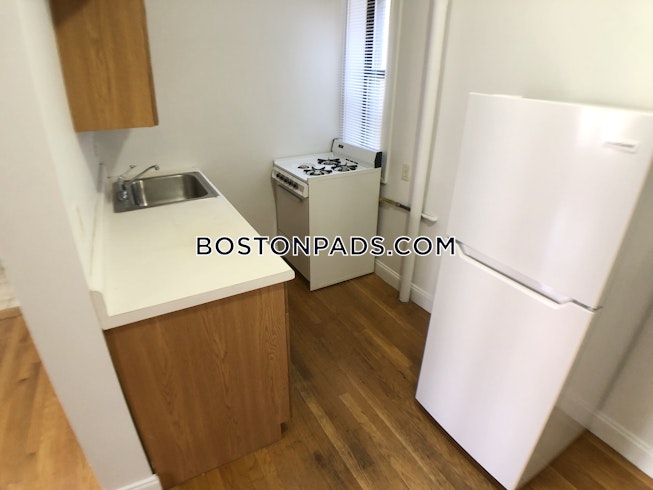 Boston - $2,300 /mo