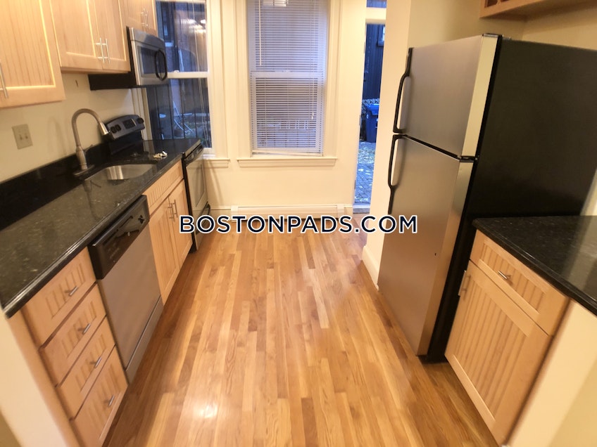 Boston - $3,100 /month