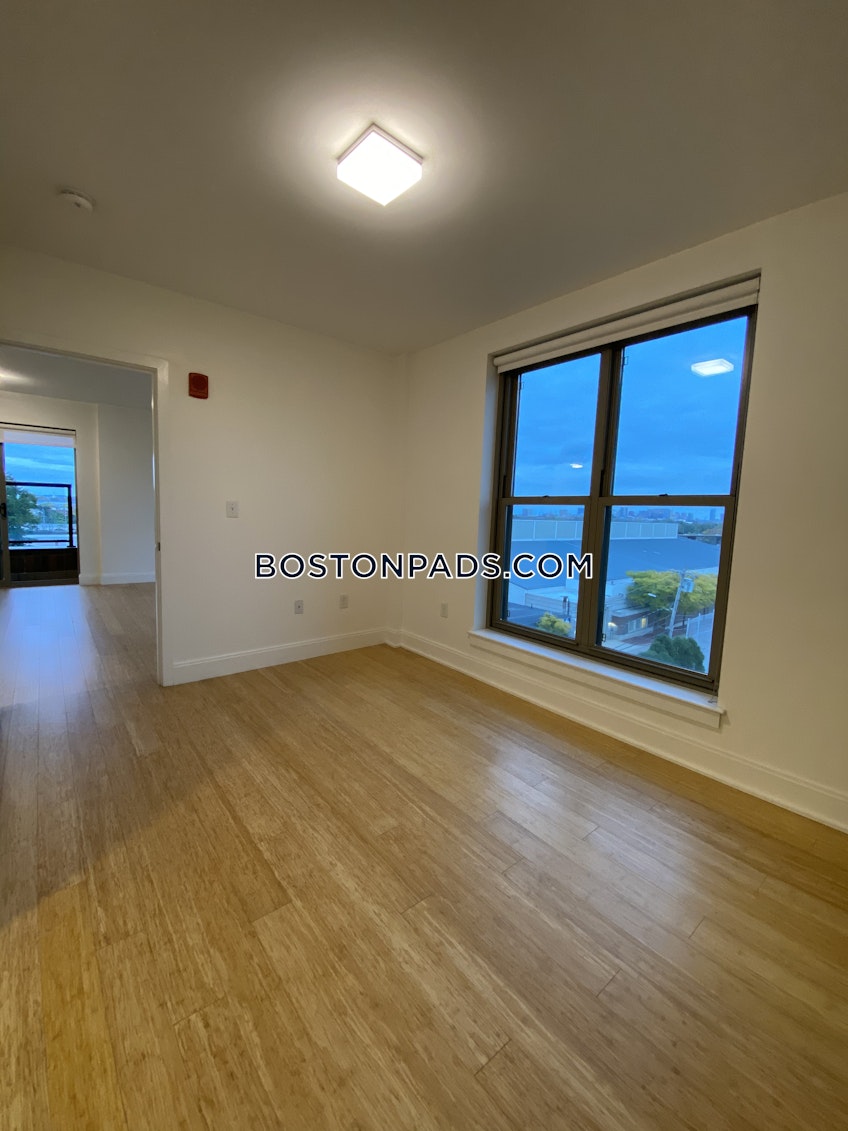 Boston - $4,950 /month