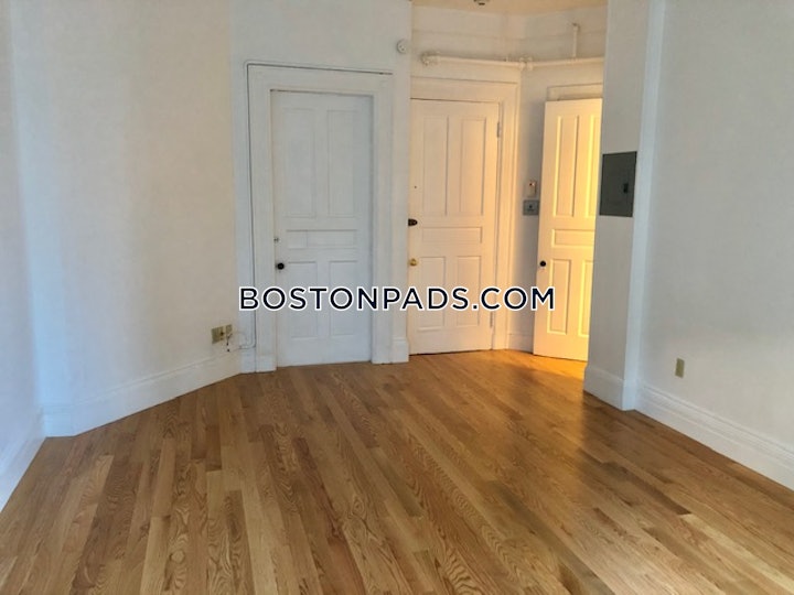 back-bay-apartment-for-rent-studio-1-bath-boston-2195-4594290 