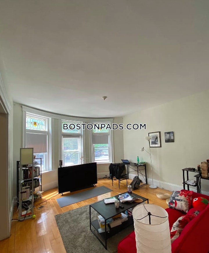 brookline-apartment-for-rent-2-bedrooms-1-bath-cleveland-circle-3425-4632822 
