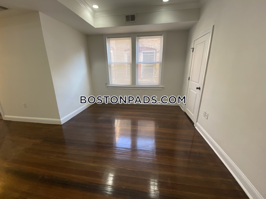 Boston - $2,750 /month