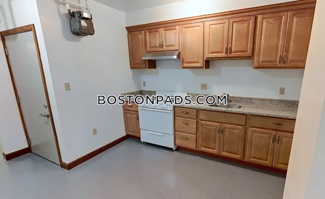 Boston - $3,900 /mo