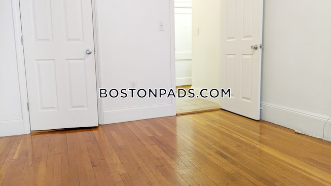 Boston - $3,250 /mo