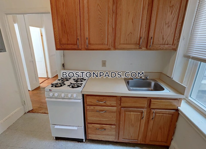 fenwaykenmore-apartment-for-rent-3-bedrooms-1-bath-boston-4800-4618368 