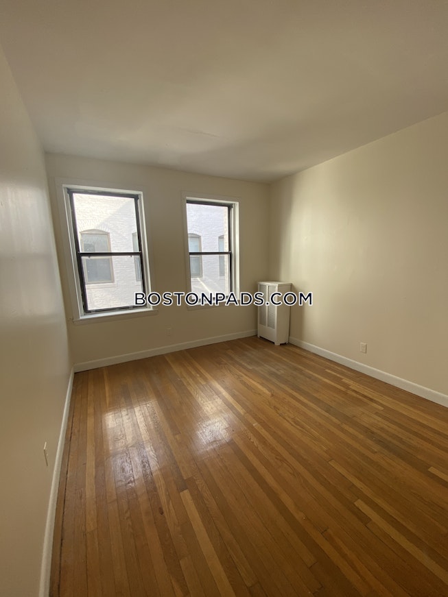 Boston - $4,475 /mo