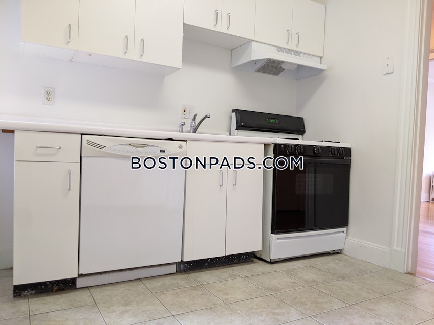 Boston - $2,475 /month