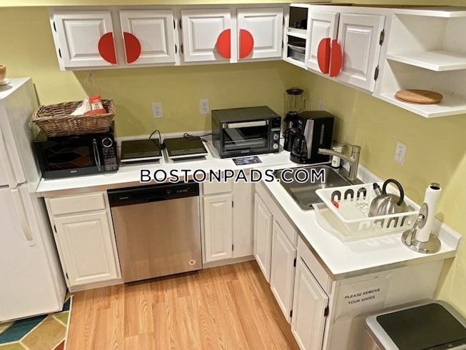 Boston - $2,600 /mo