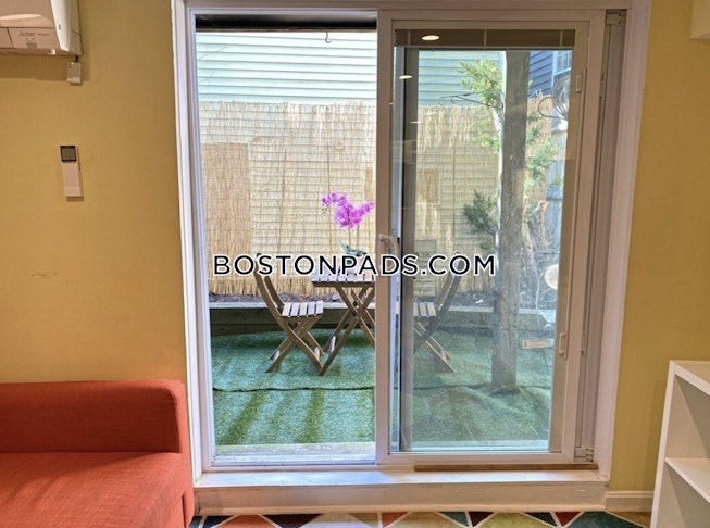 Boston - $2,600 /mo