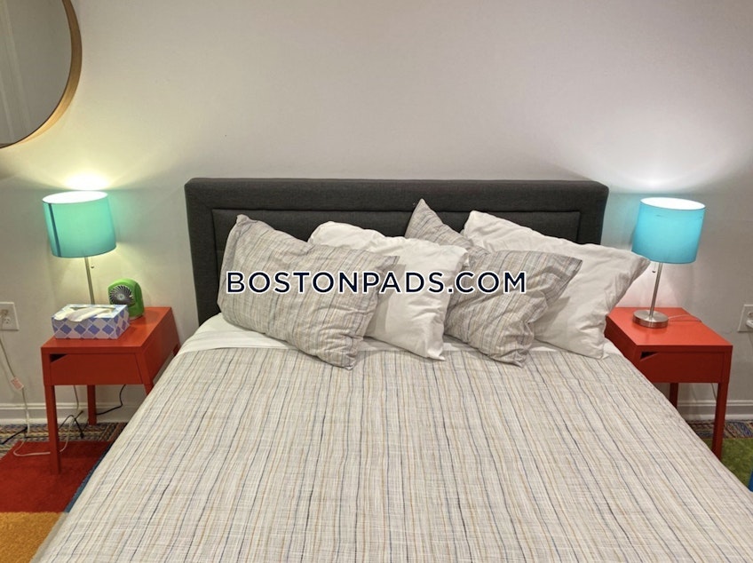 Boston - $2,600 /month