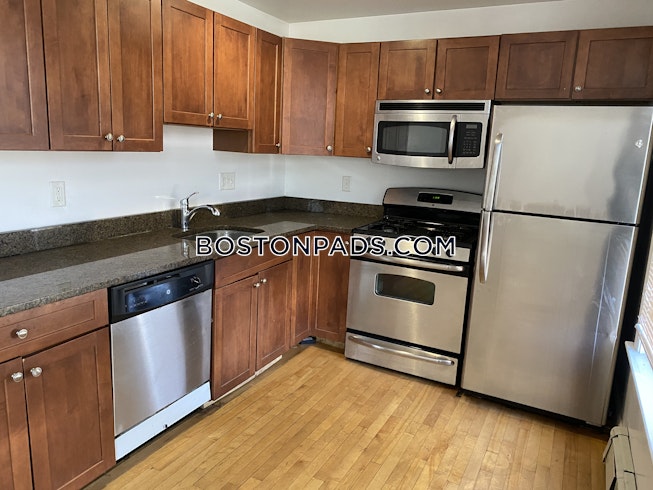 Boston - $2,700 /mo