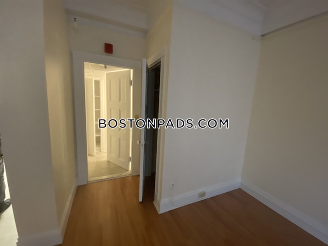 Boston - $2,500 /mo