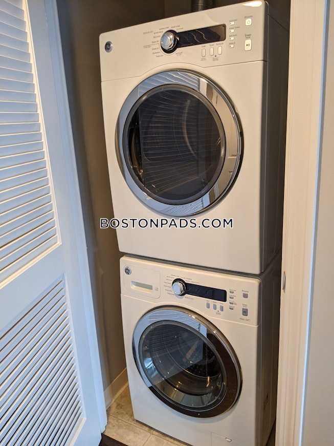 Boston - $3,101 /mo