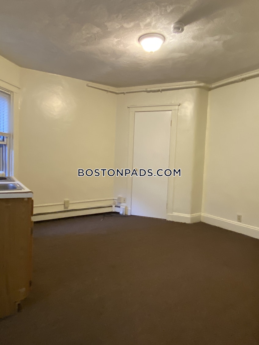 Boston - $1,700 /month