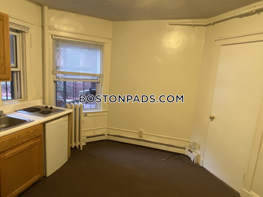 Boston - $1,700 /month