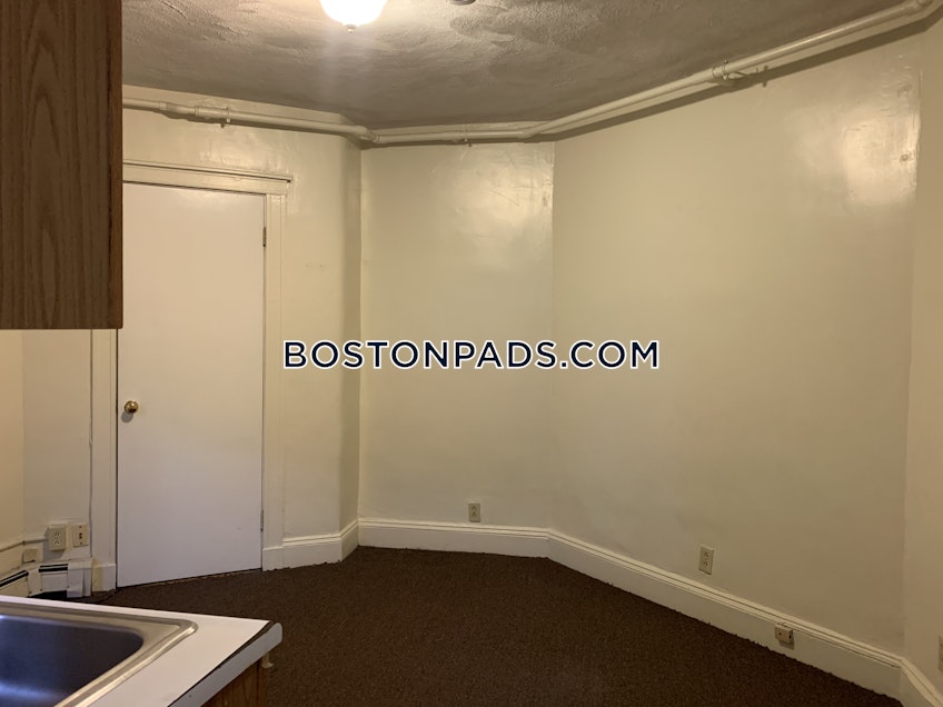 Boston - $1,595 /month