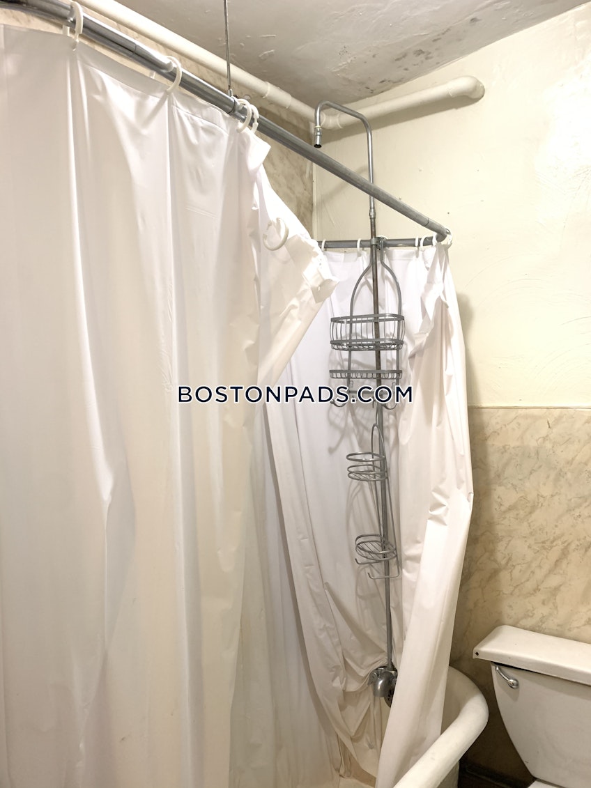 Boston - $1,595 /month