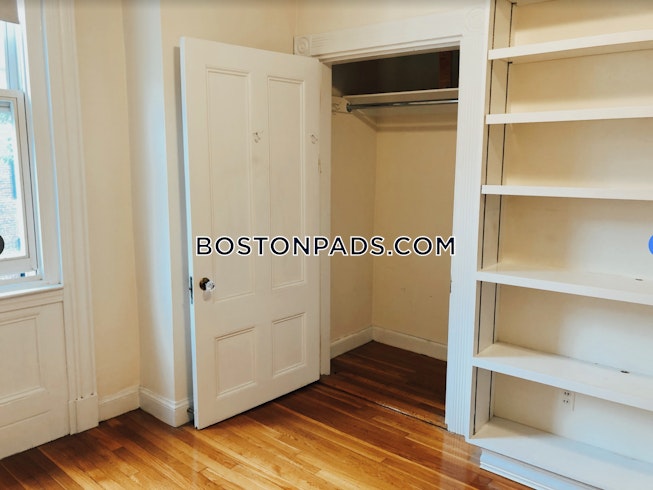 Boston - $2,500 /mo