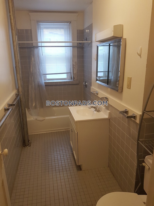 Boston - $3,200 /mo