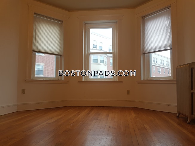 Boston - $3,200 /mo