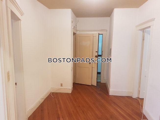 Boston - $3,200 /mo