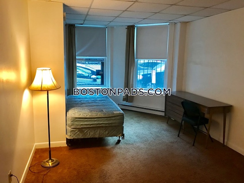 Boston - $2,045 /month