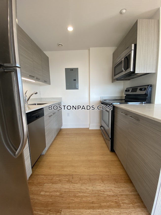 Boston - $4,400 /mo