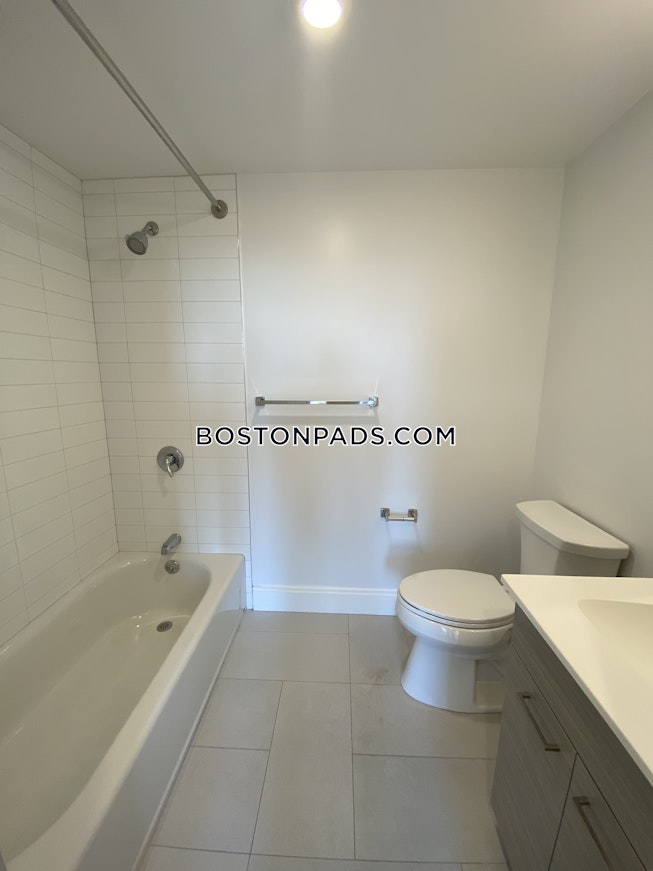 Boston - $4,400 /mo