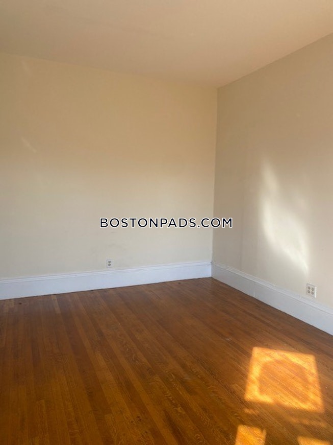 Boston - $3,200 /mo