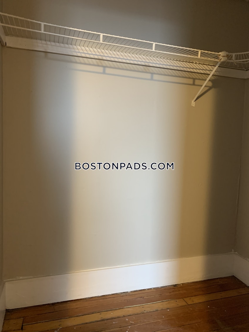 Boston - $2,600 /month