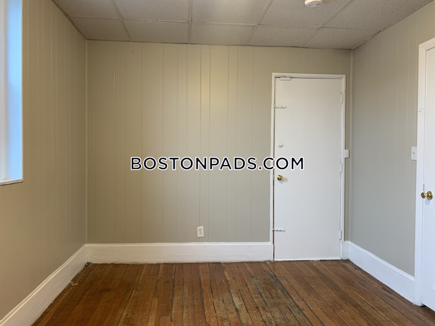 Boston - $2,600 /month