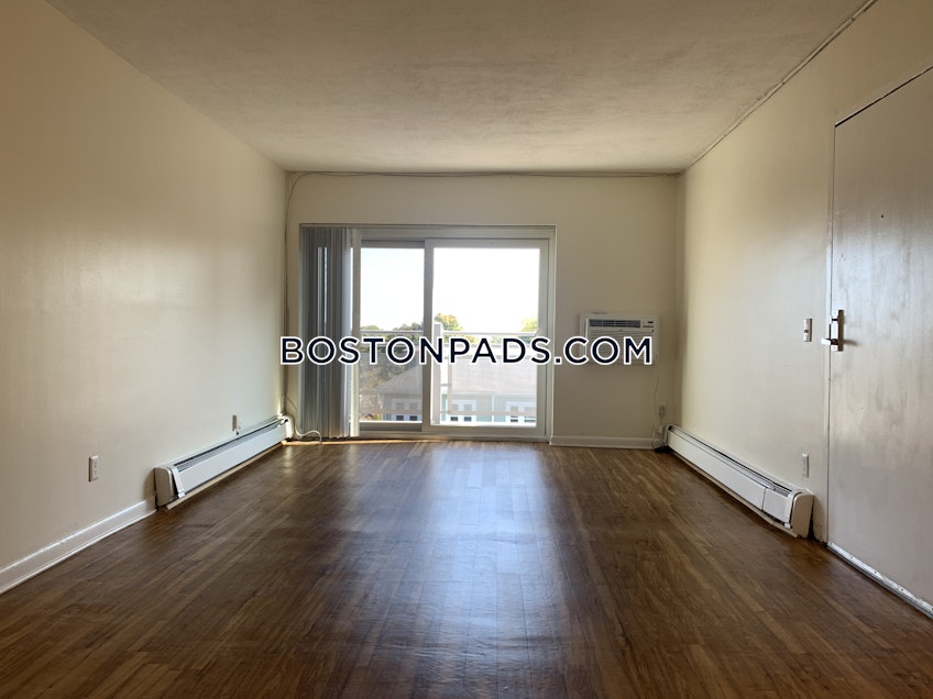 Boston - $2,900 /month