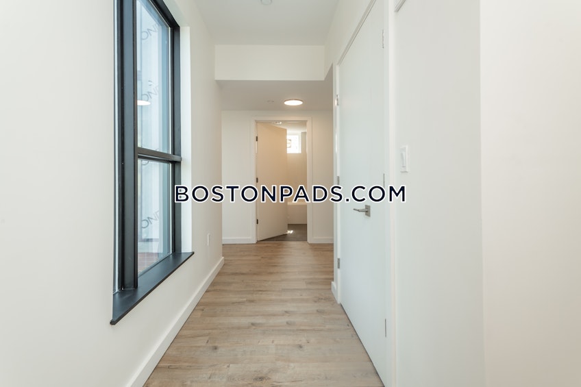 Boston - $3,292 /month