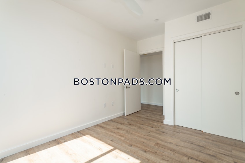 Boston - $3,292 /month