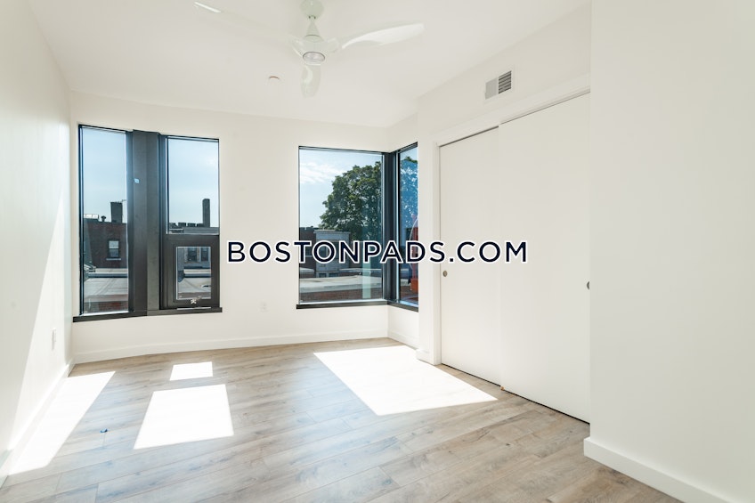 Boston - $3,292 /month