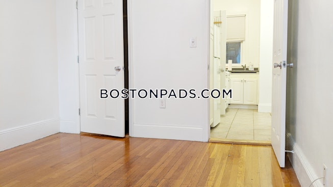 Boston - $3,250 /mo