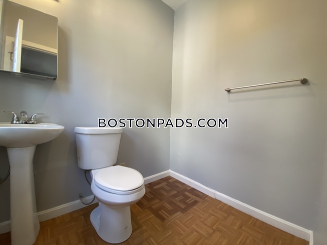 Somerville - $3,700 /mo