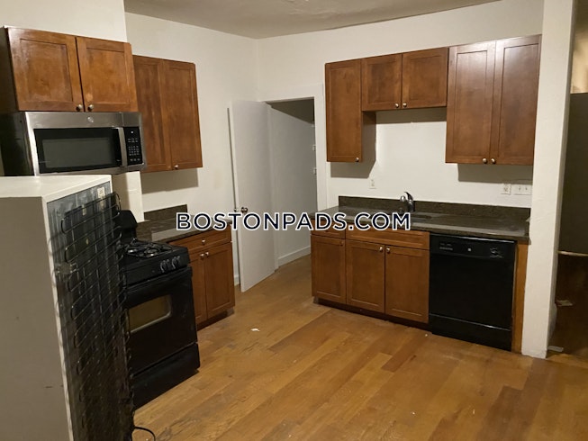 Boston - $3,200 /mo