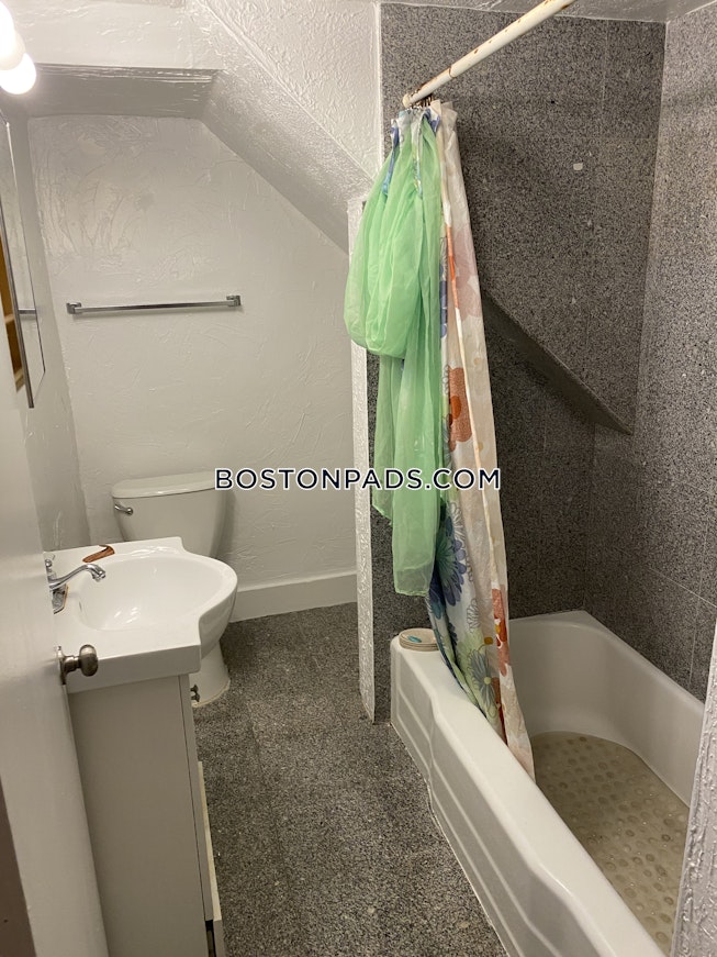 Boston - $3,200 /mo