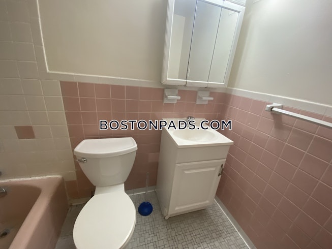 Boston - $1,800 /mo