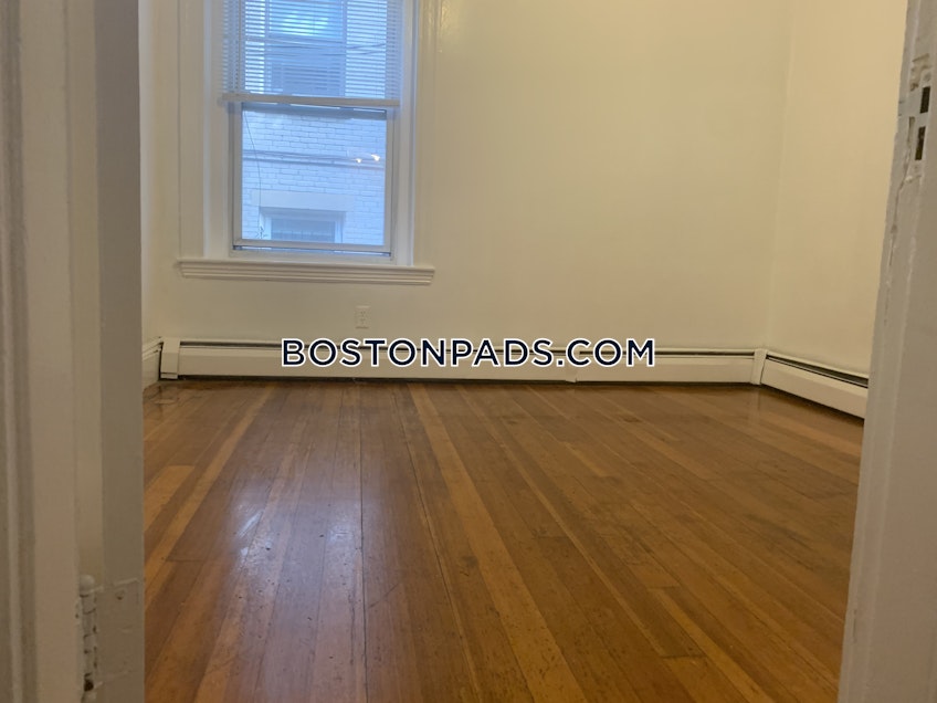 Boston - $2,100 /month